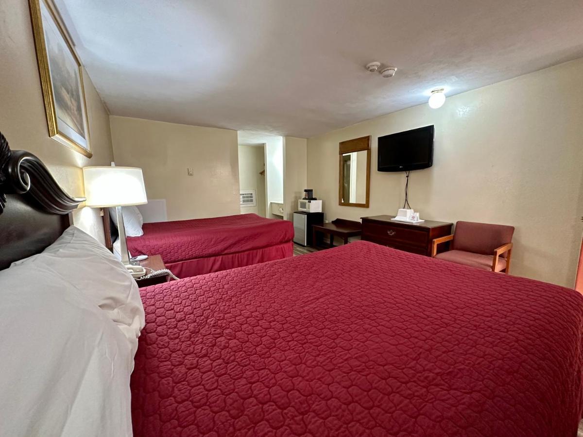 Red Carpet Hotel